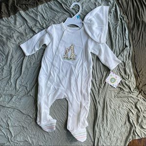 Little Me one piece ribbed cotton with giraffe print and hat size 6M NEW